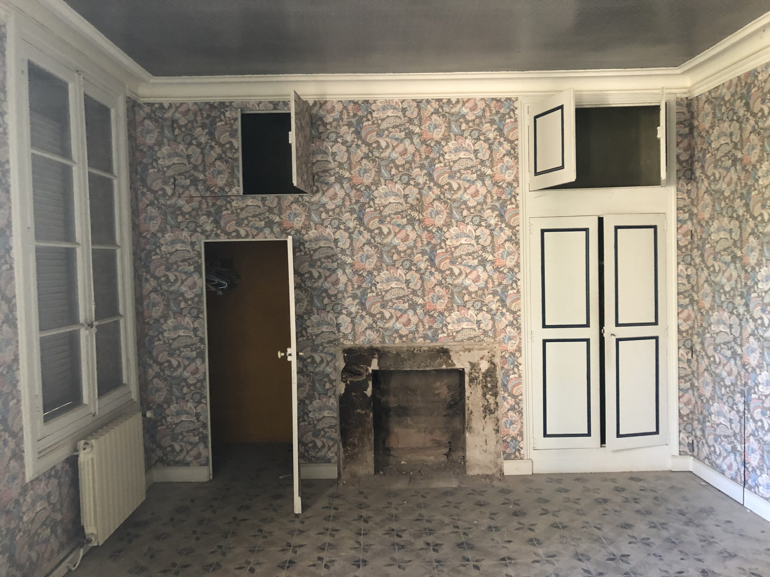 avant-travaux-etage-maison-village-montpeyroux-03