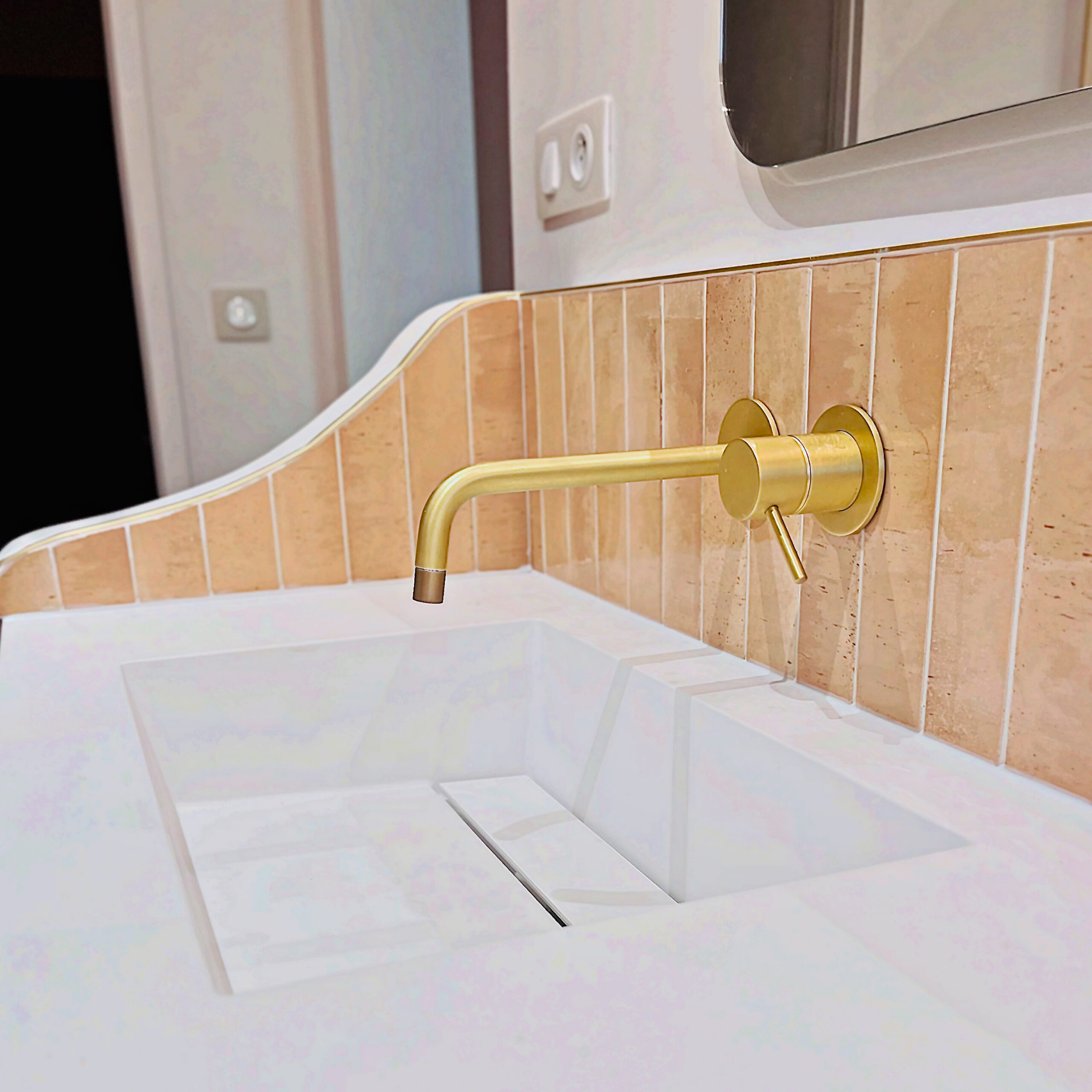 renovation-mas-salle-bain-apres-vasque-laiton-herault-03