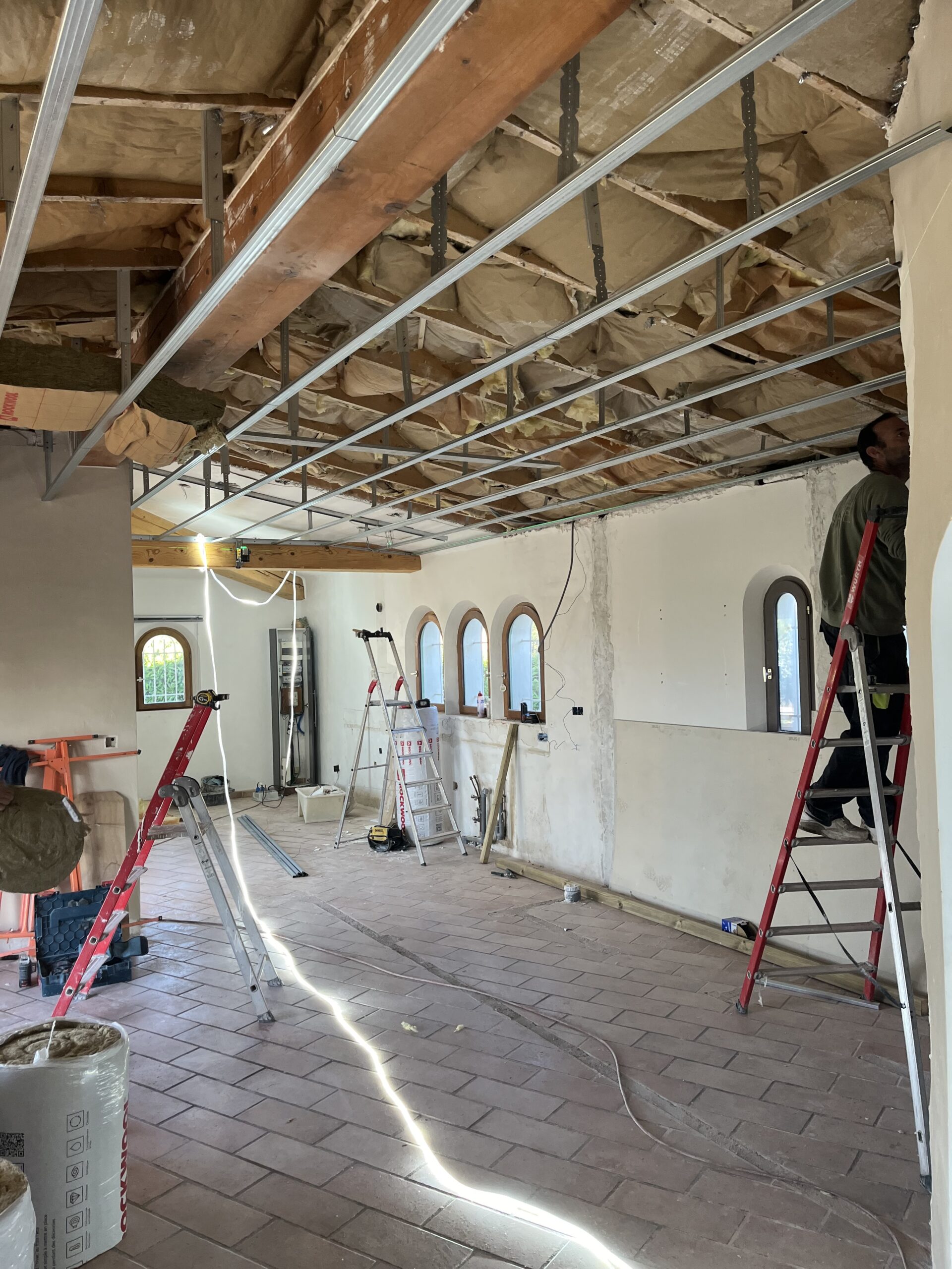 travaux-renovation-plafond-isolation-tourbes