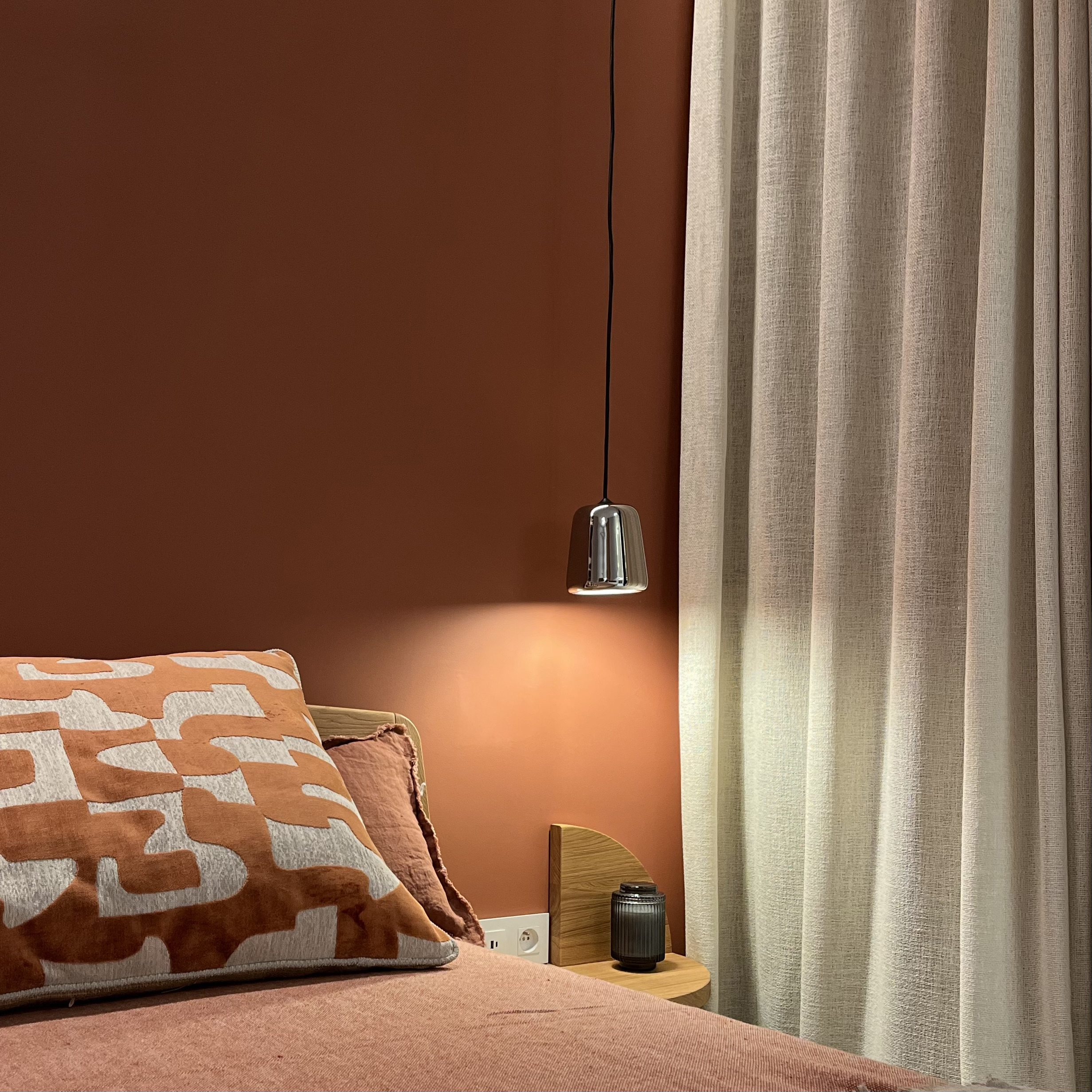 villa-zephyr-chambre-terracotta-coussin-grimaud-14