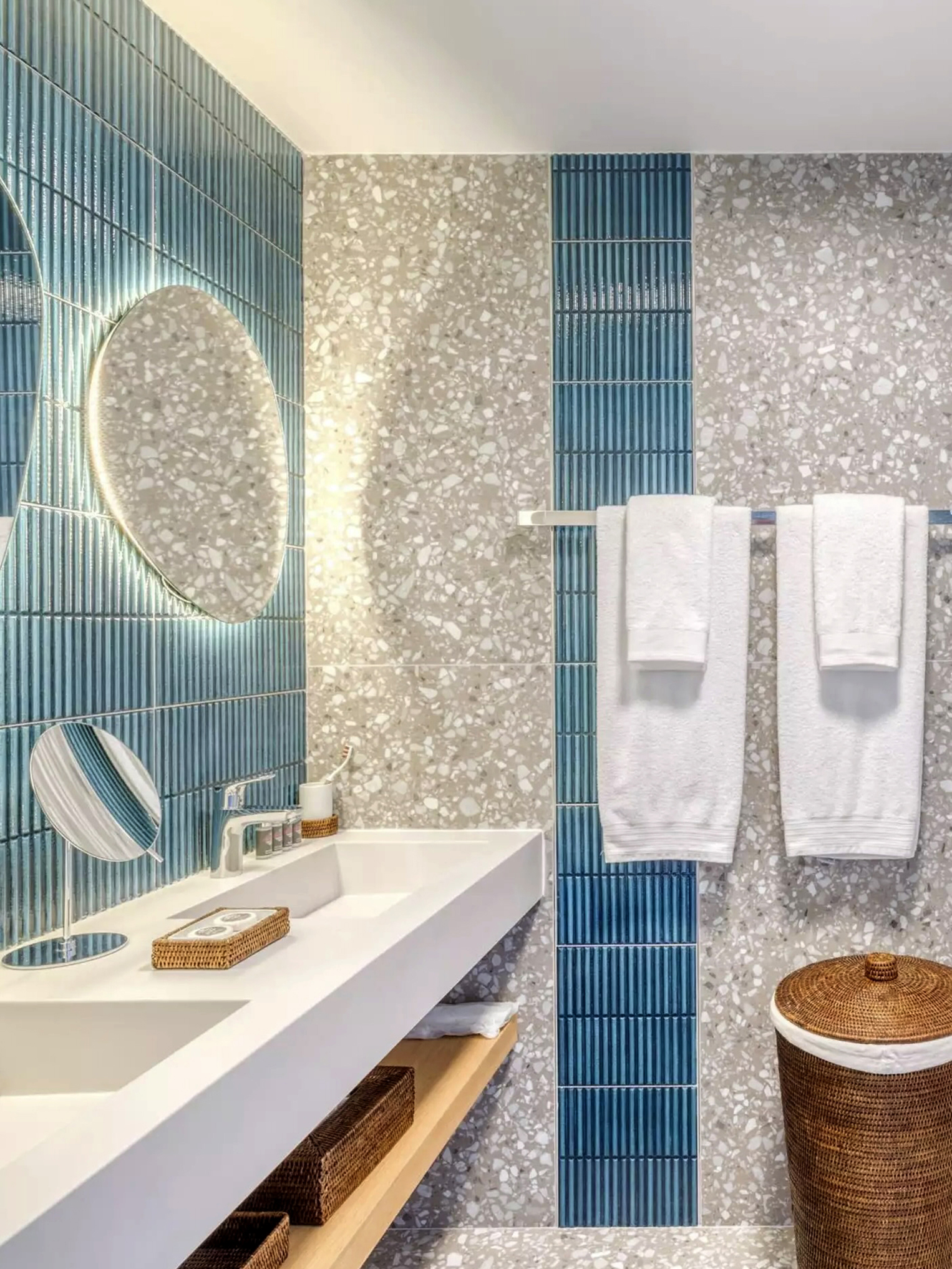 villa-zephyr-salle-bain-bleu-grimaud-28